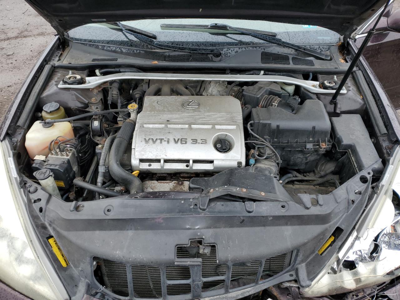 2004 Lexus ES - Image 11