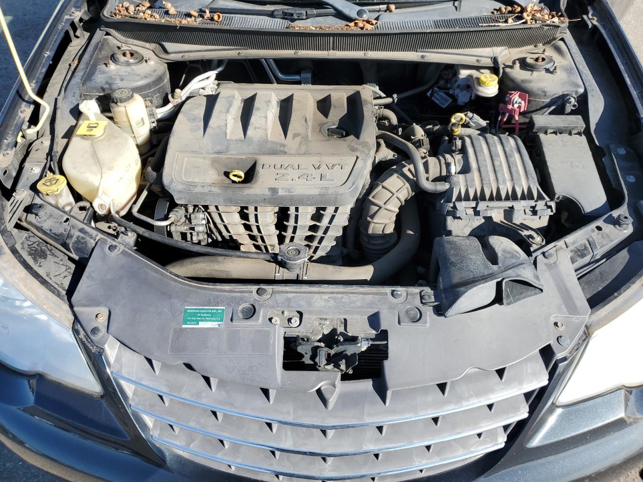 2010 Chrysler Sebring - Image 12