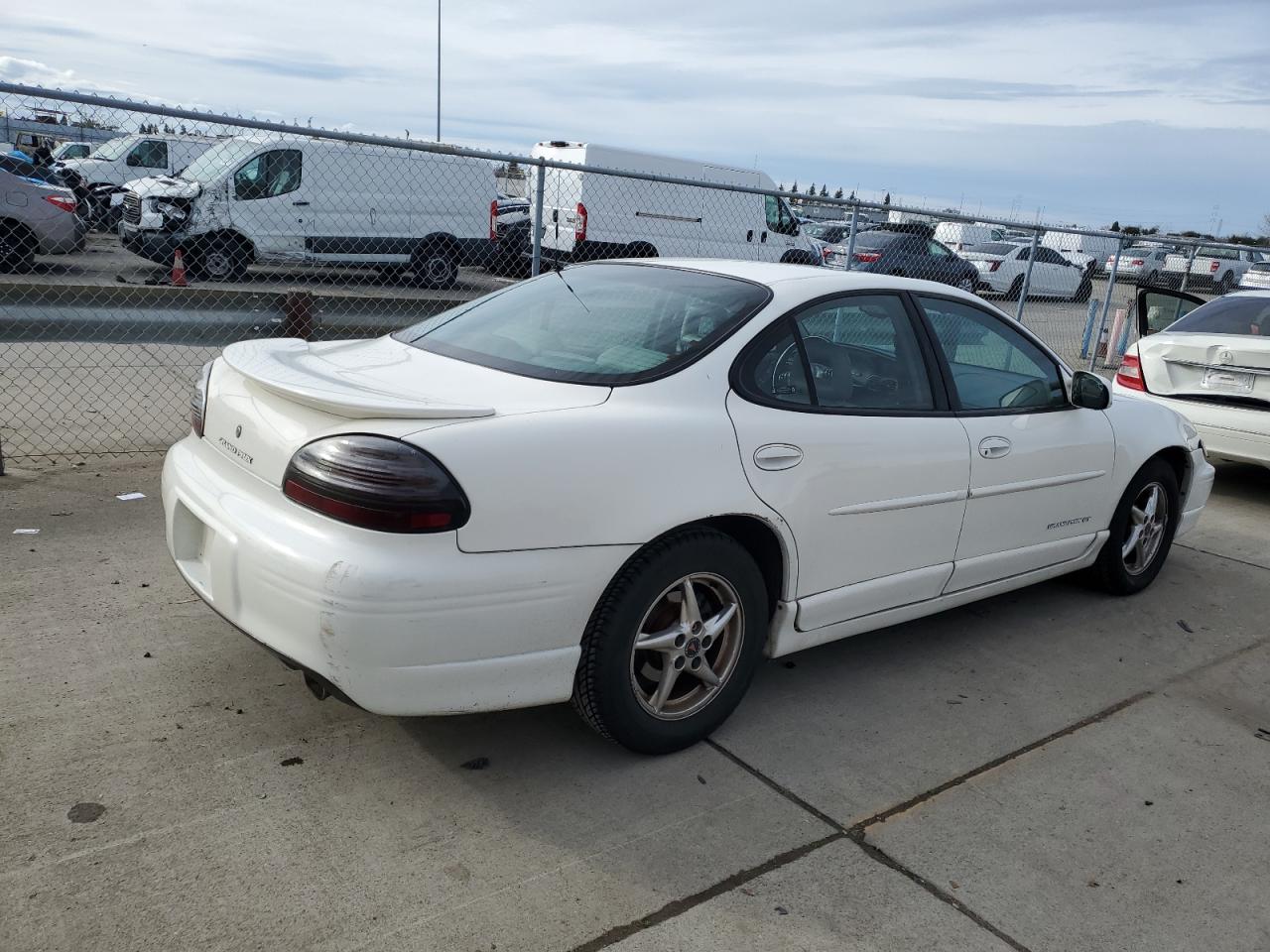 2002 Pontiac Grand Prix - Image 3