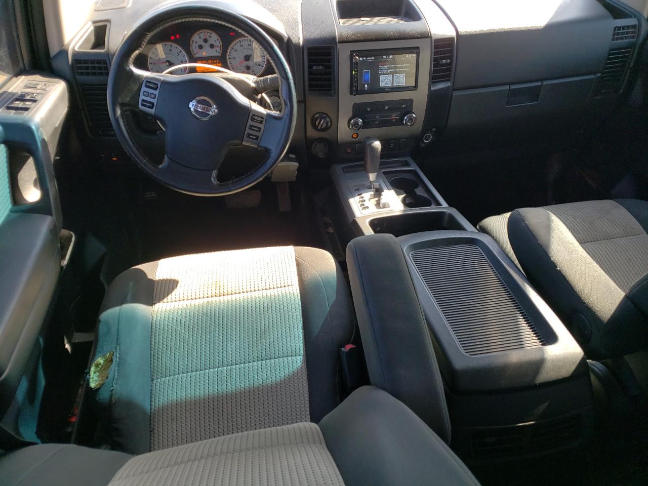 2011 Nissan Titan - Image 8