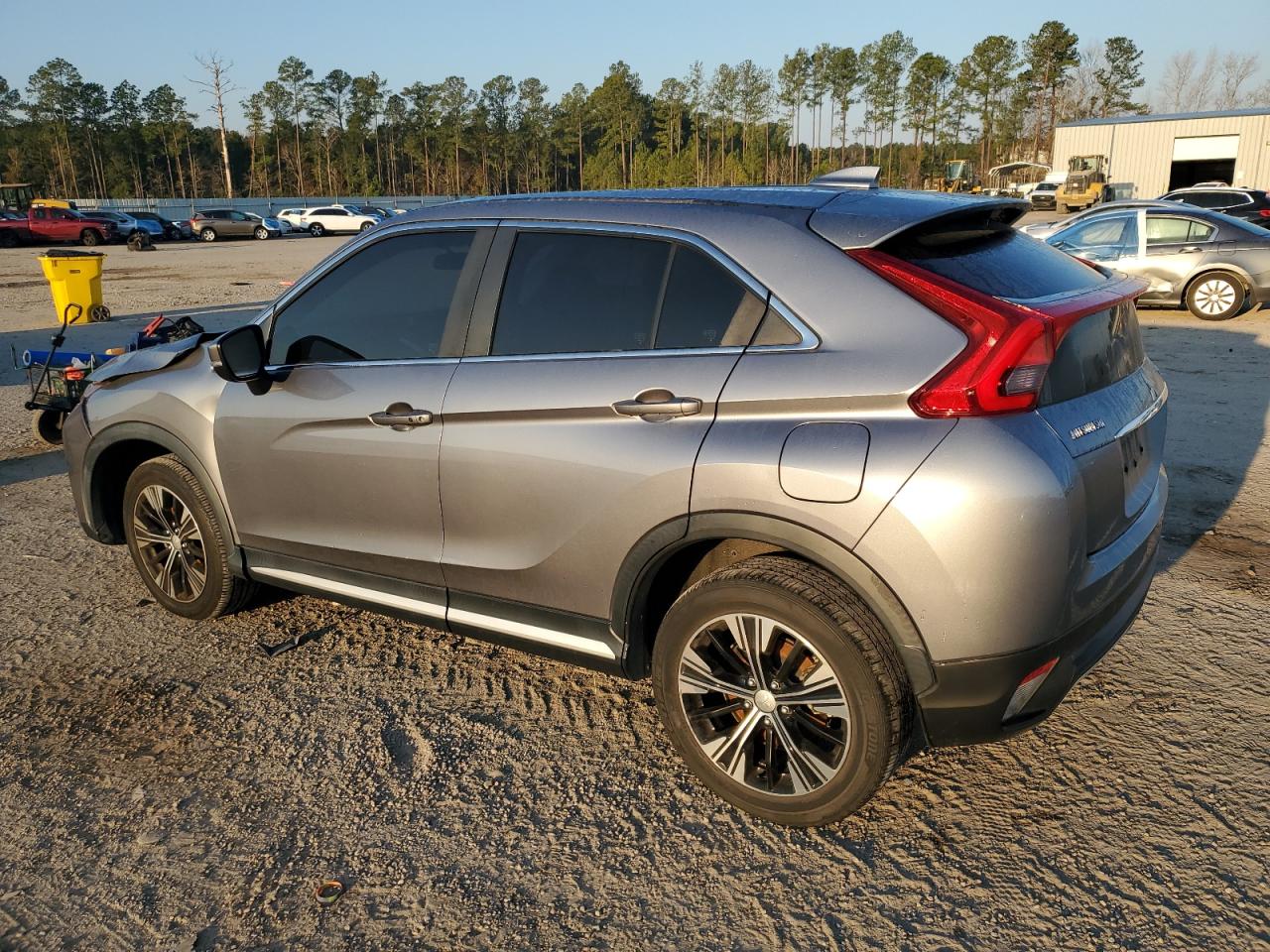 2019 Mitsubishi Eclipse - Image 2