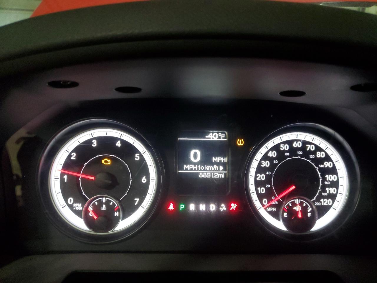 2014 RAM 1500 - Image 9