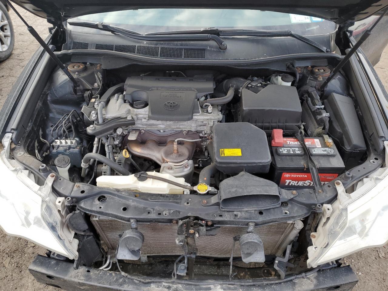 2014 Toyota Camry - Image 11