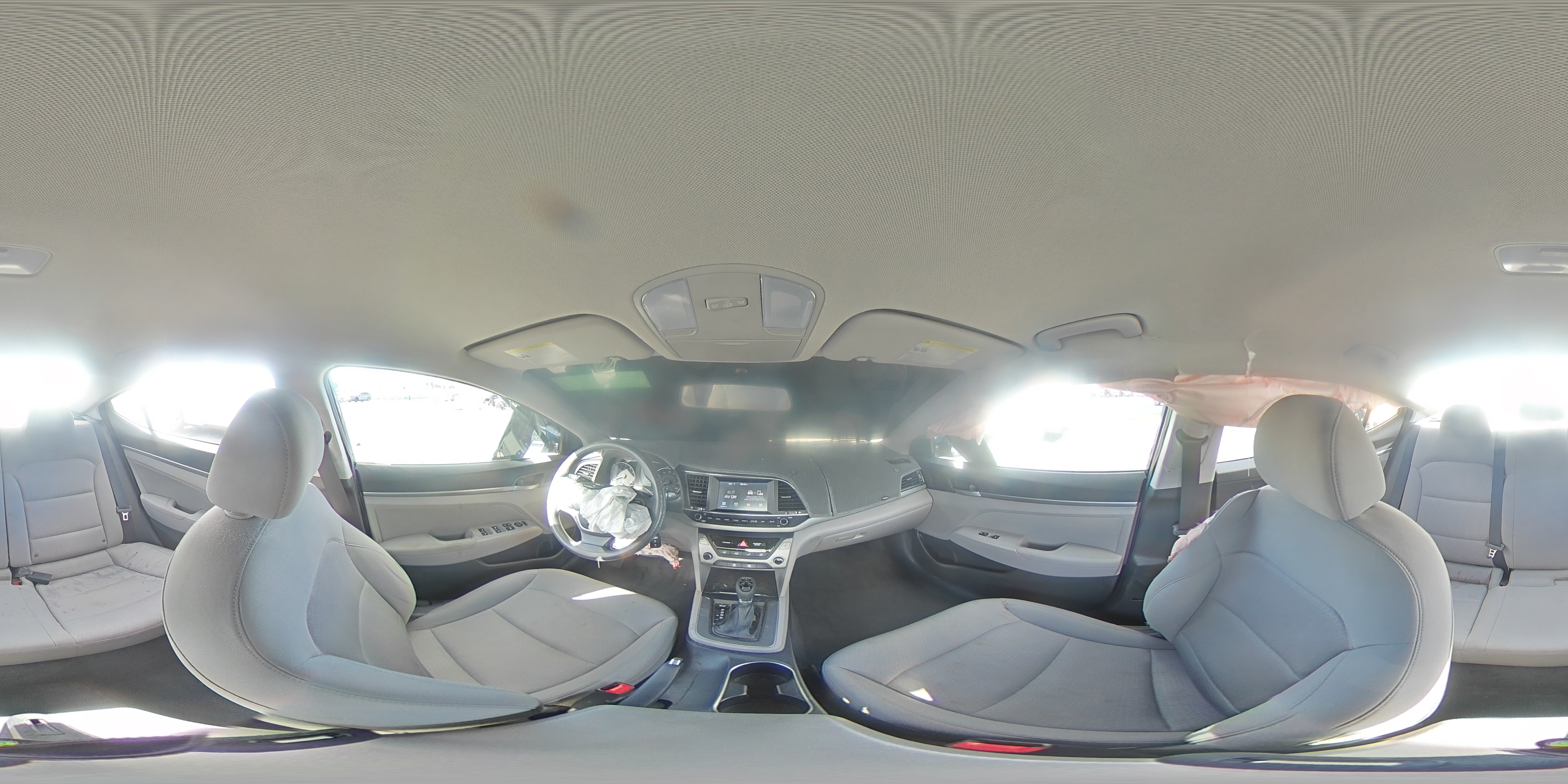 2018 Hyundai Elantra - Image 13