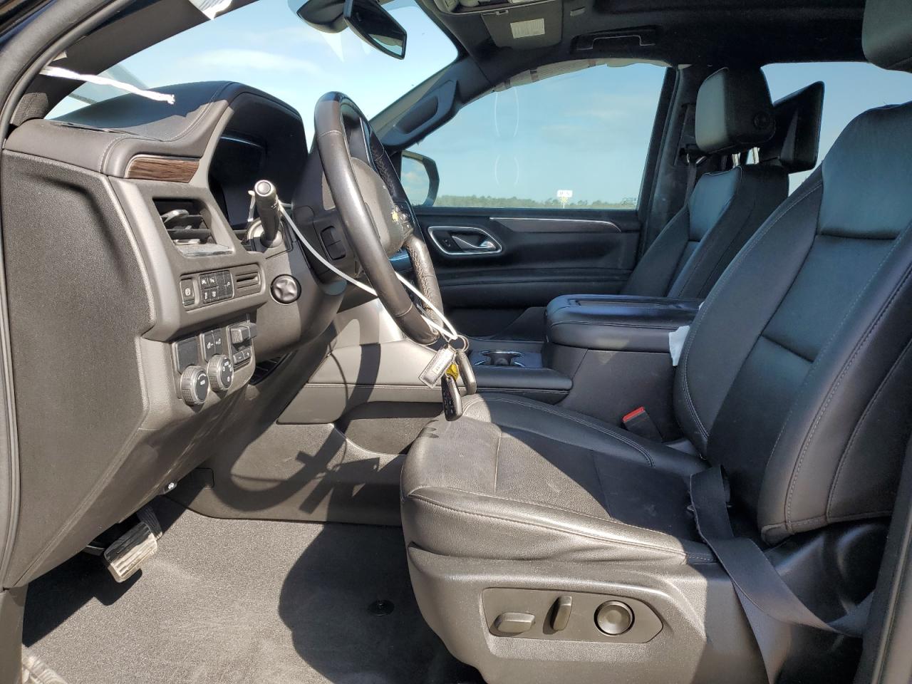 2022 Chevrolet Suburban - Image 7