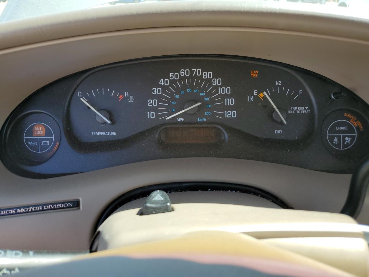 2000 Buick Century - Image 9