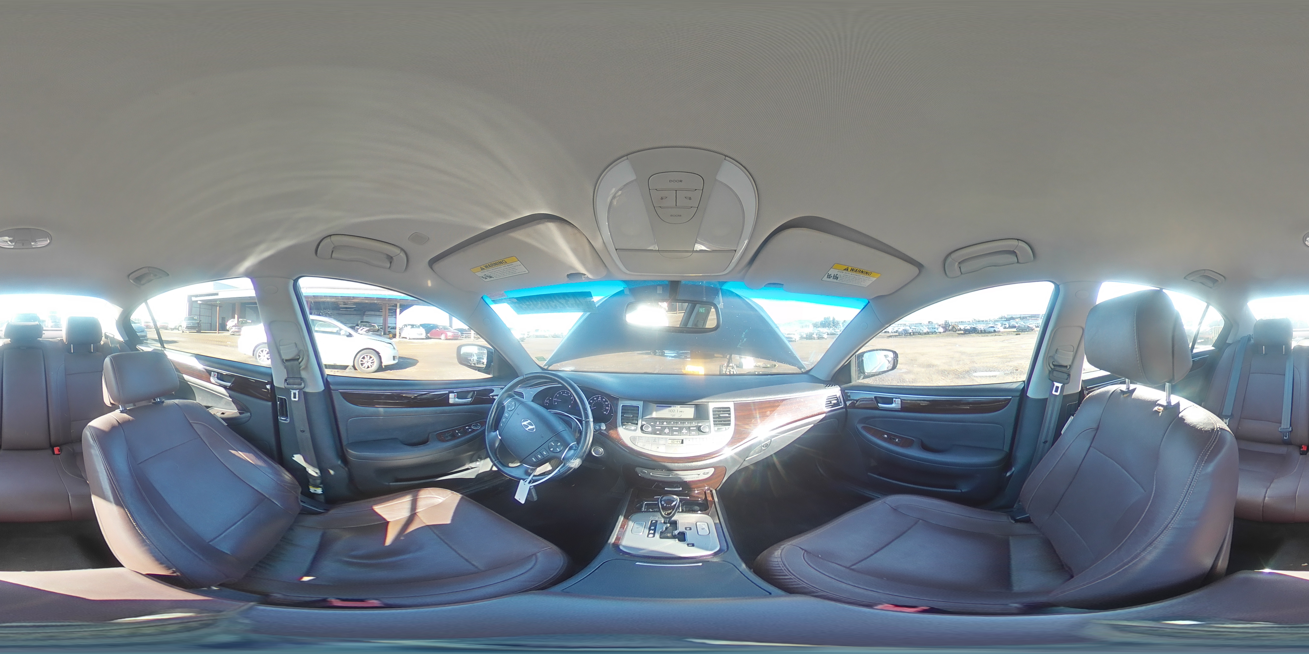 2014 Hyundai Genesis - Image 12