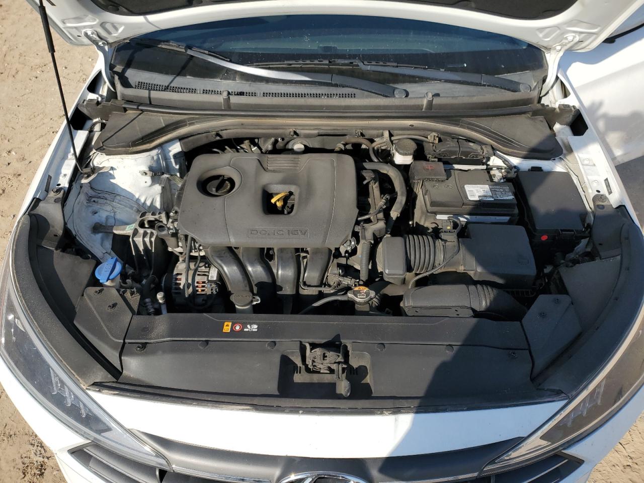 2020 Hyundai Elantra - Image 13