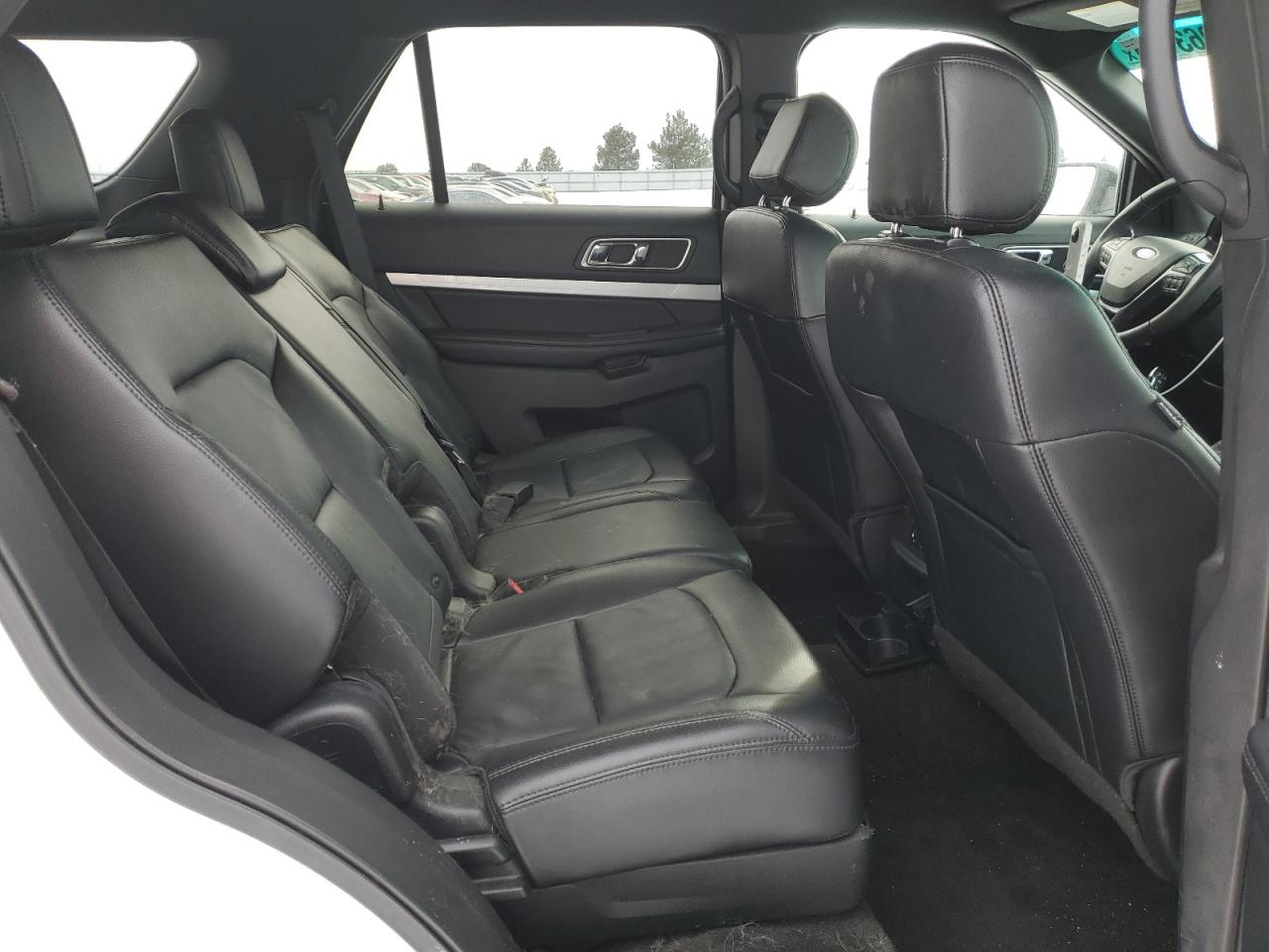 2016 Ford Explorer - Image 11
