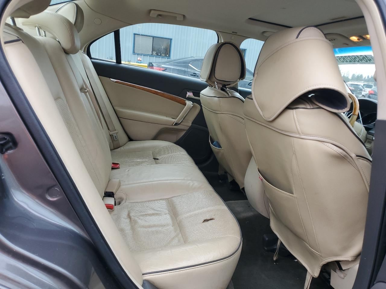 2012 Lincoln MKZ - Image 10