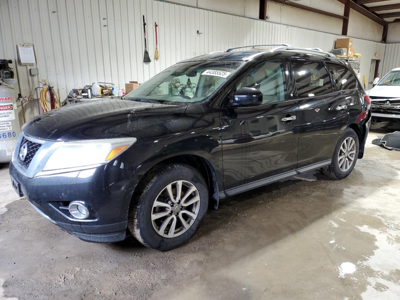 2015 Nissan Pathfinder - Image 1
