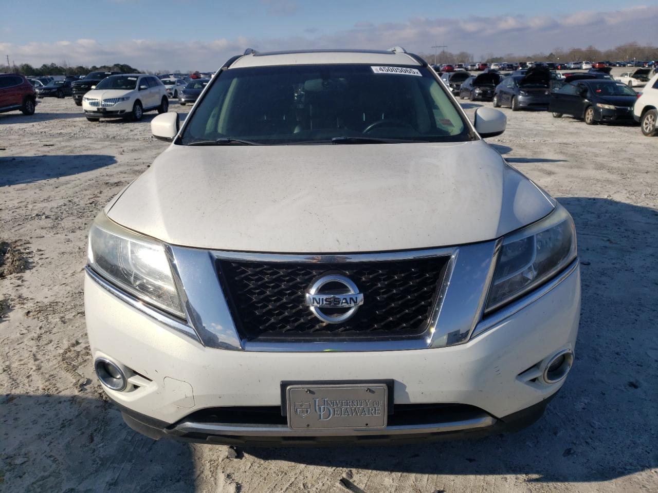 2014 Nissan Pathfinder - Image 5
