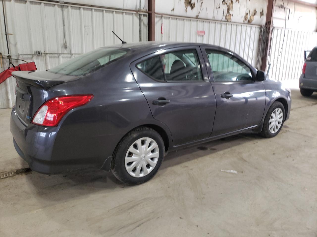 2015 Nissan Versa - Image 3