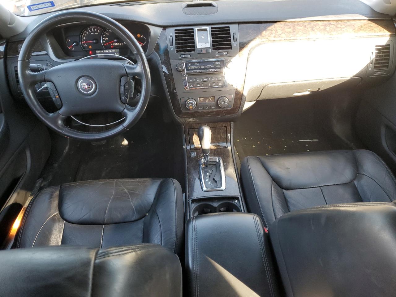 2011 Cadillac DTS - Image 8