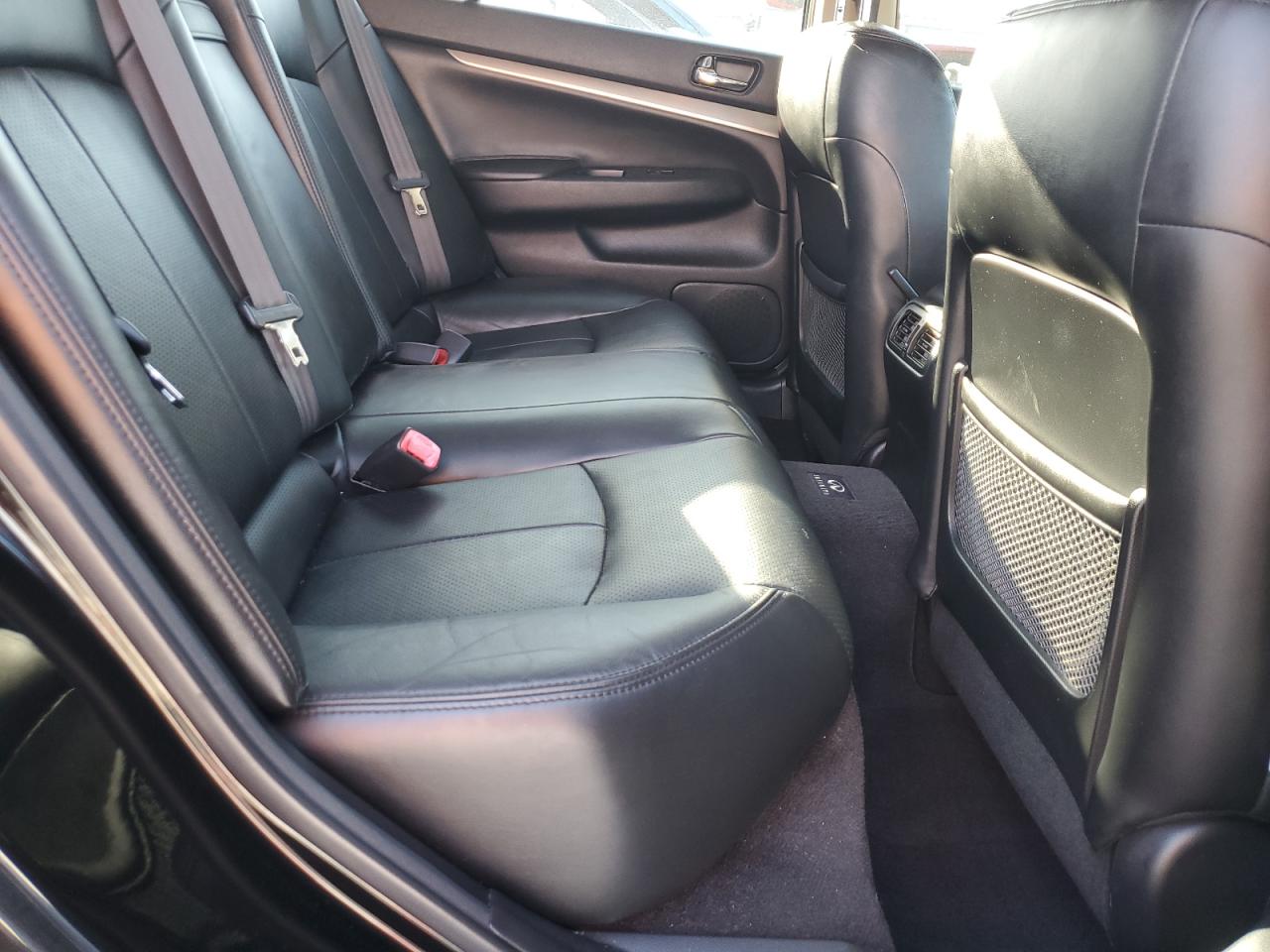 2011 Infiniti G - Image 10