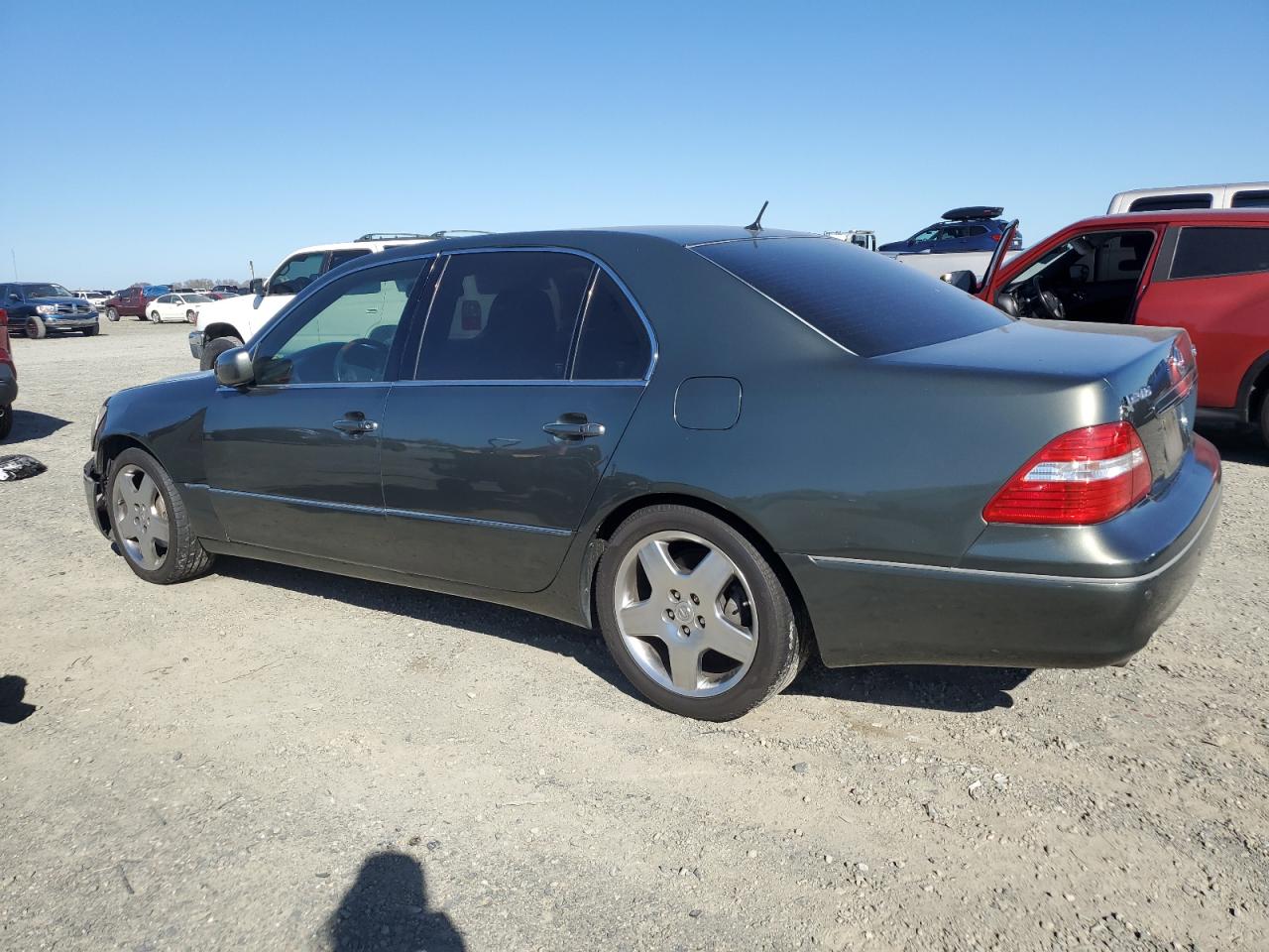 2005 Lexus LS - Image 2
