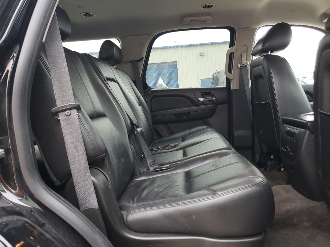2010 GMC Yukon - Image 11