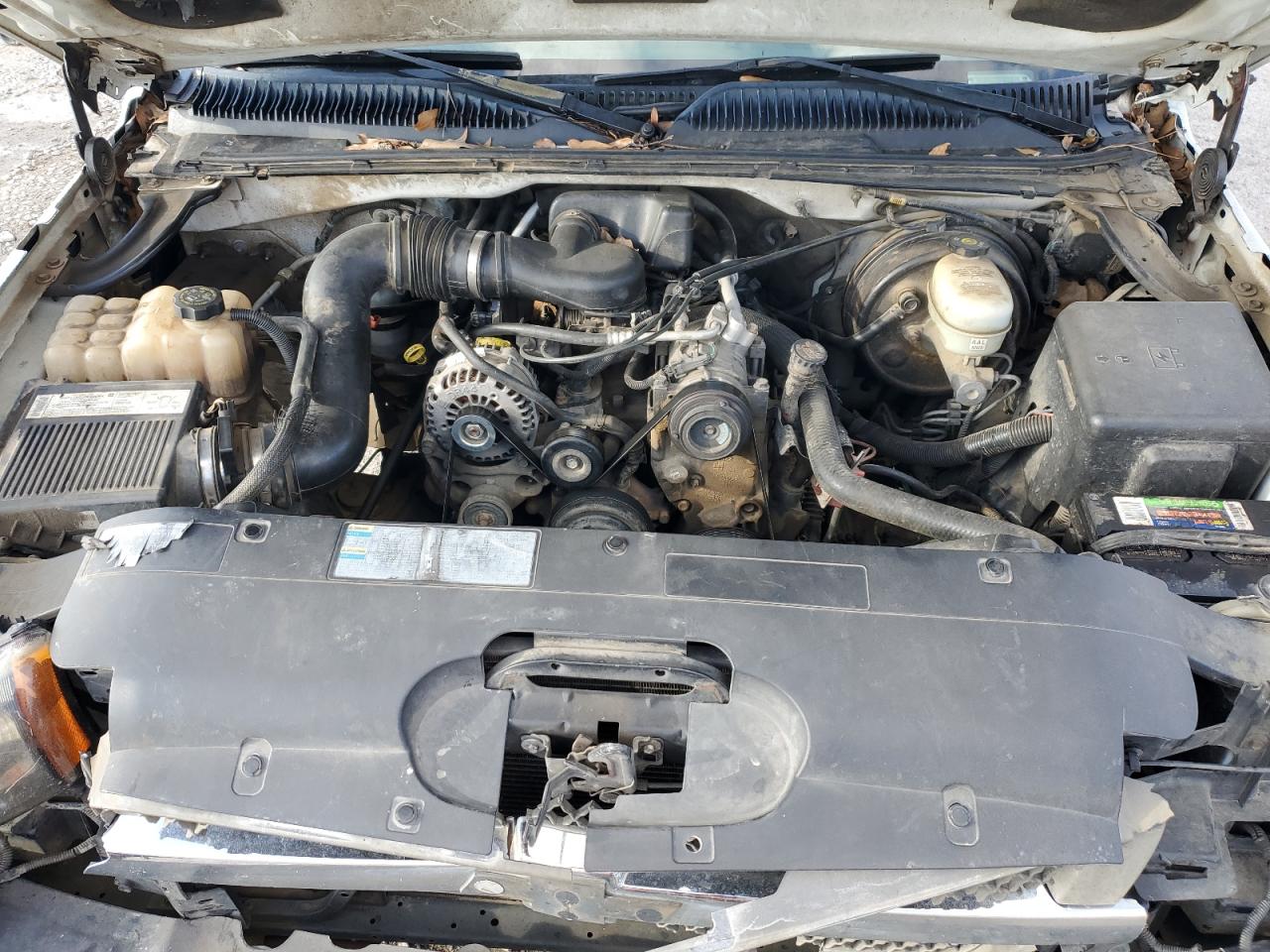 2005 Chevrolet Silverado - Image 12