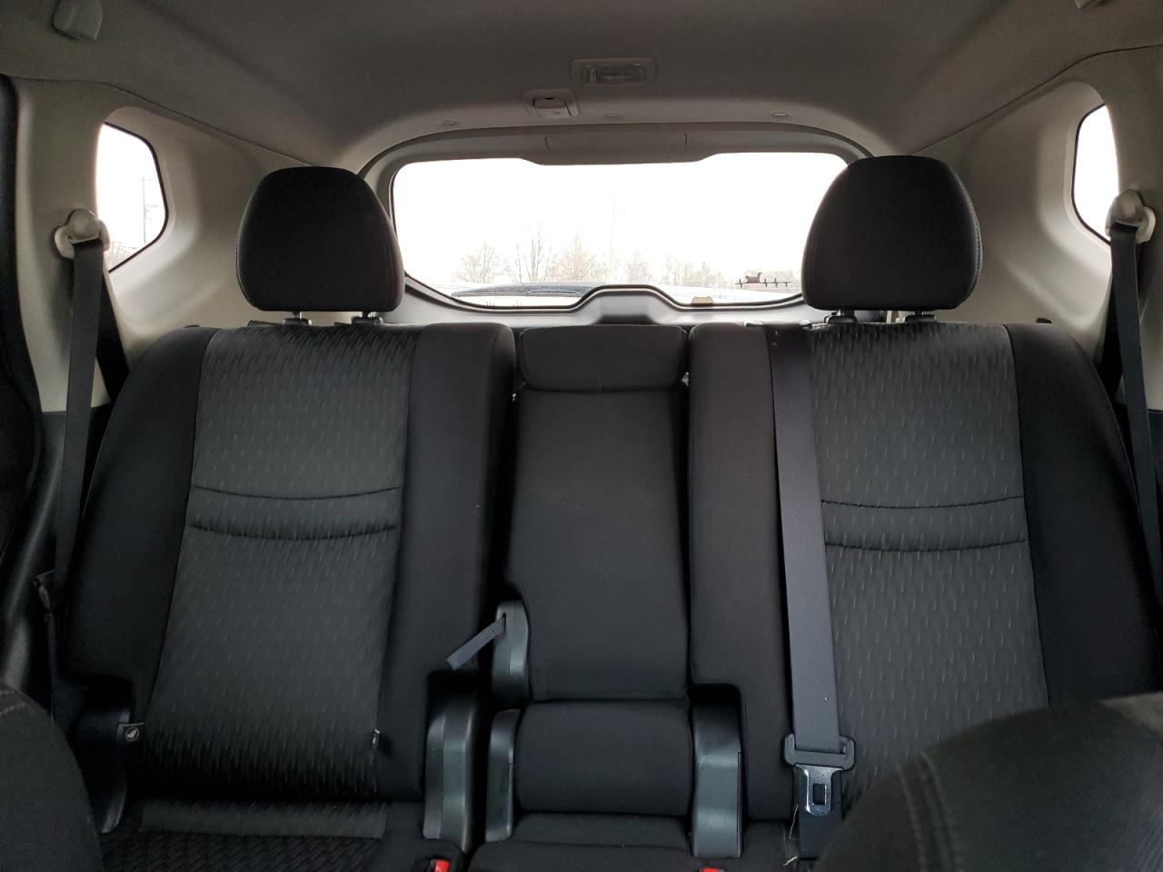 2018 Nissan Rogue - Image 10