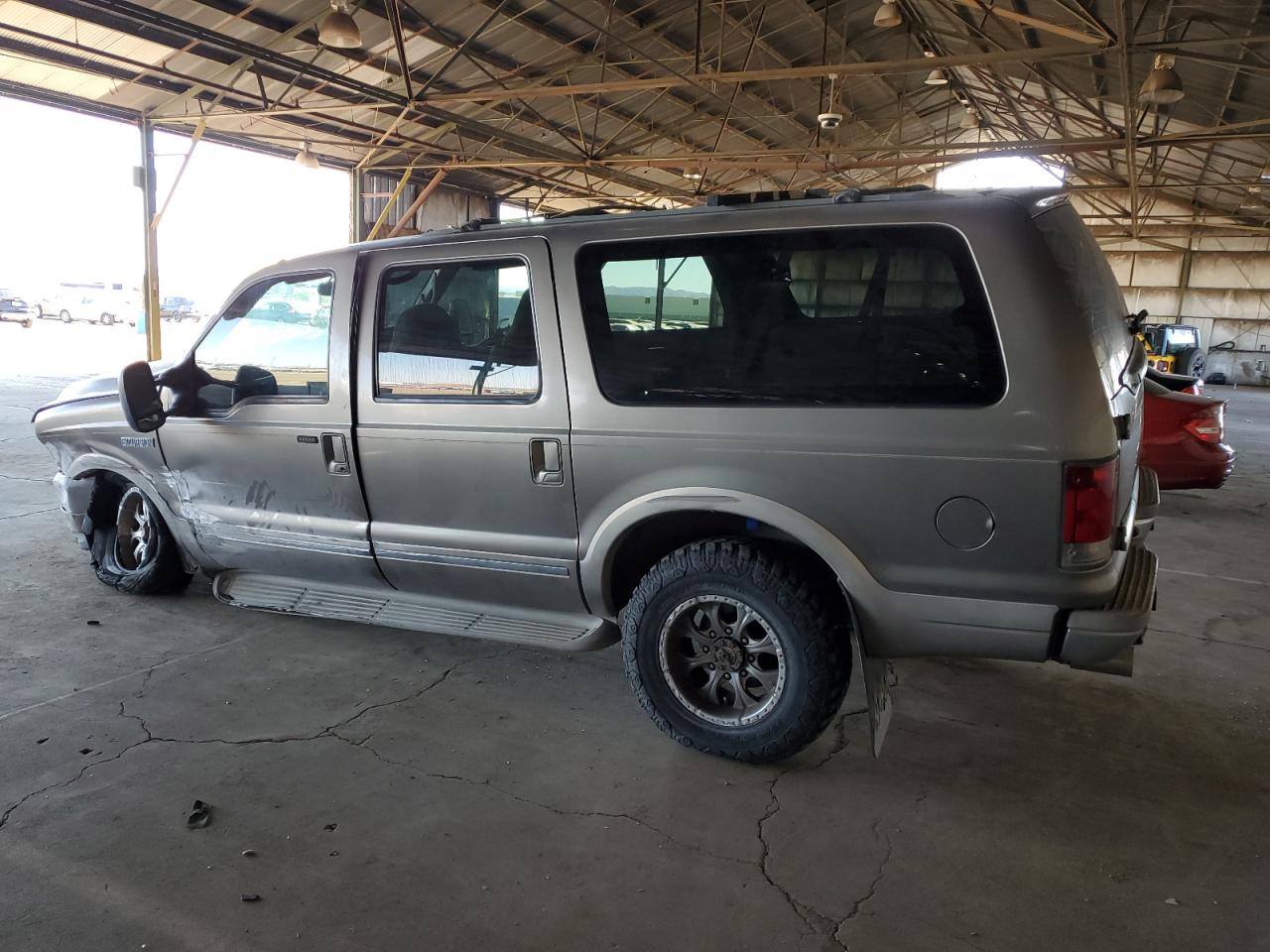 2002 Ford Excursion - Image 2