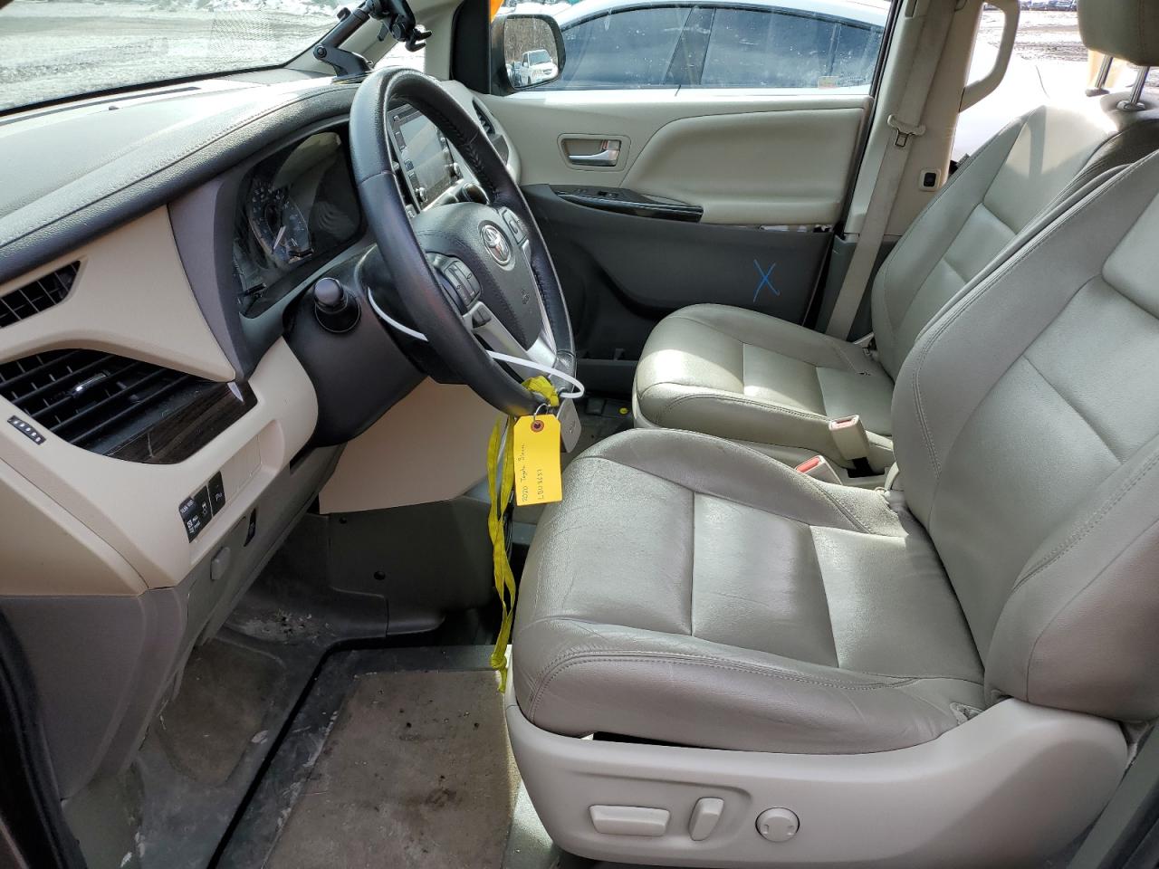 2020 Toyota Sienna - Image 7