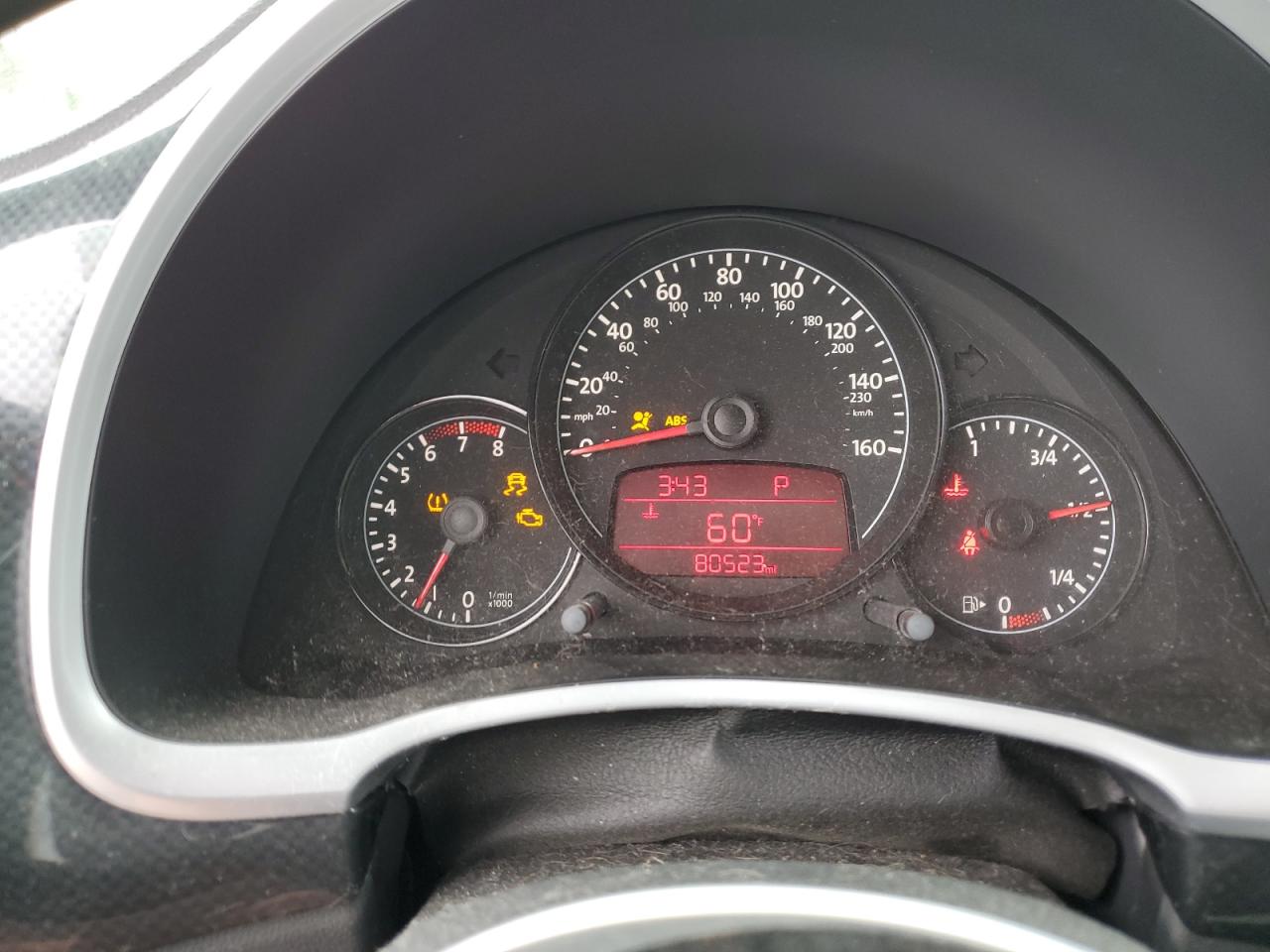 2012 Volkswagen Beetle - Image 9