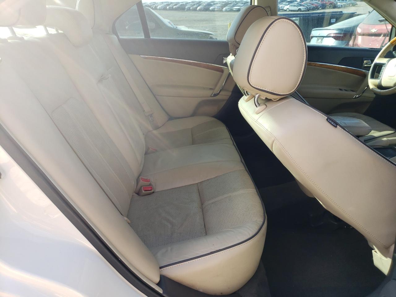 2012 Lincoln MKZ - Image 10