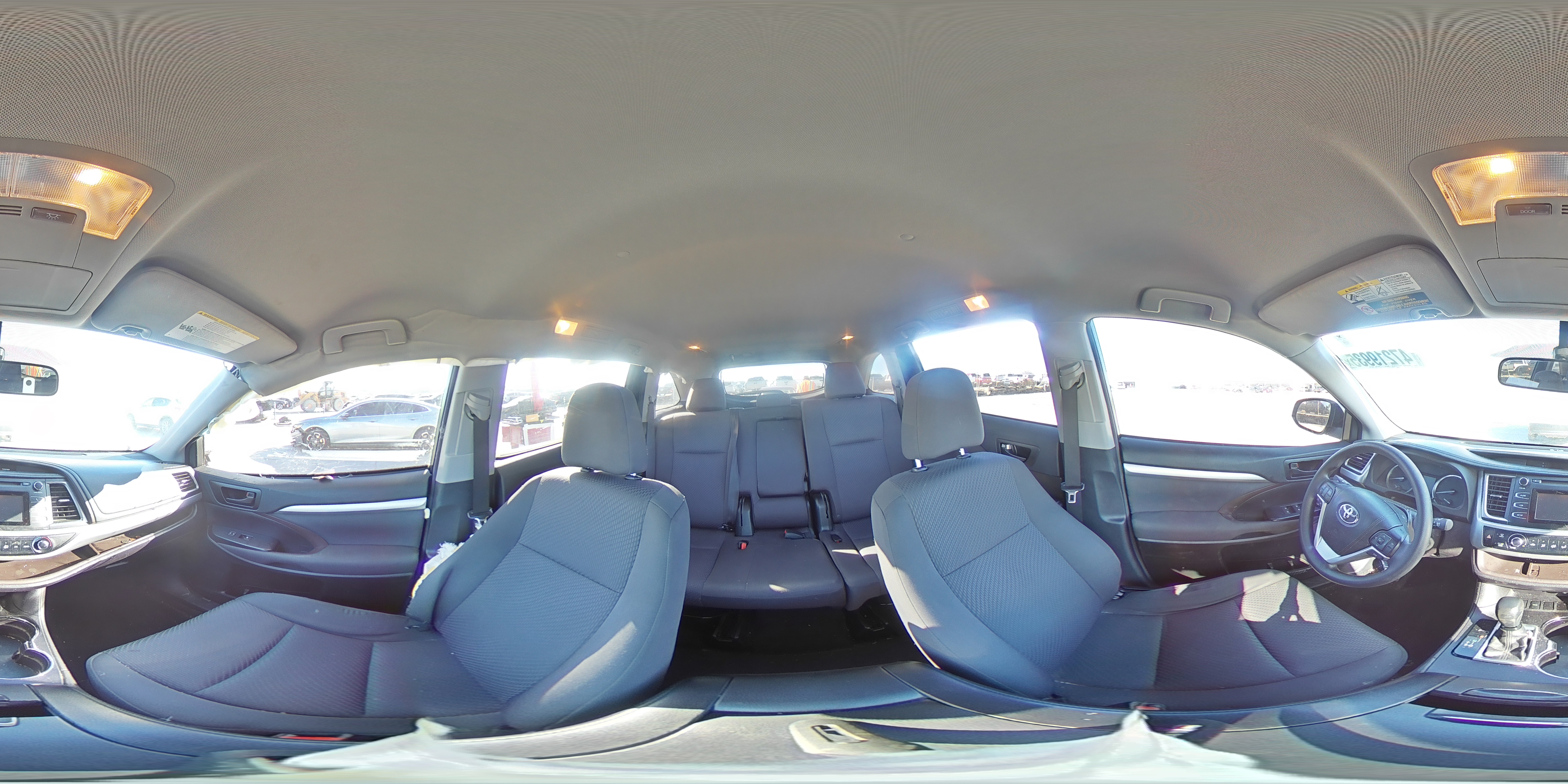 2016 Toyota Highlander - Image 14
