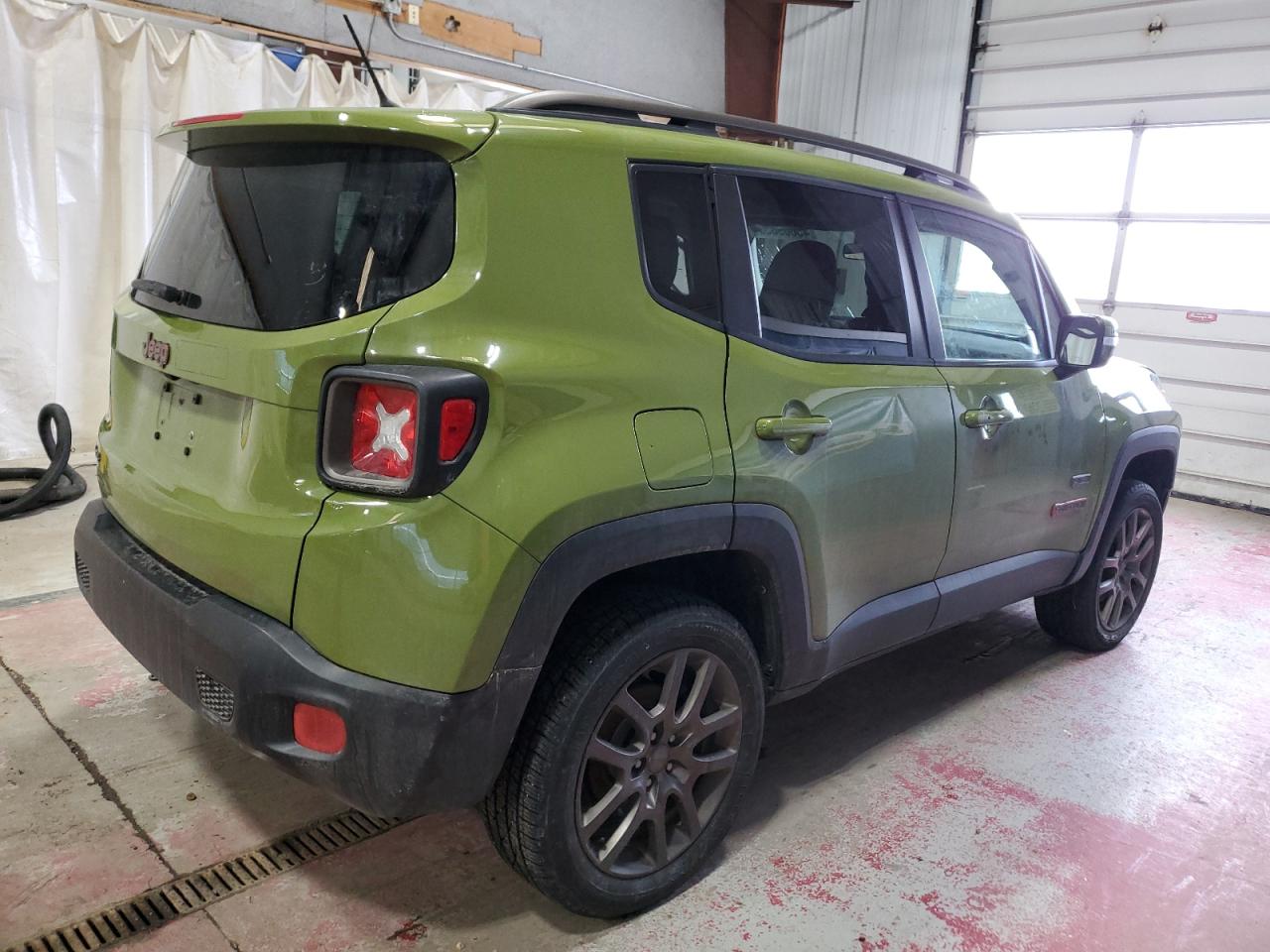 2016 Jeep Renegade - Image 3