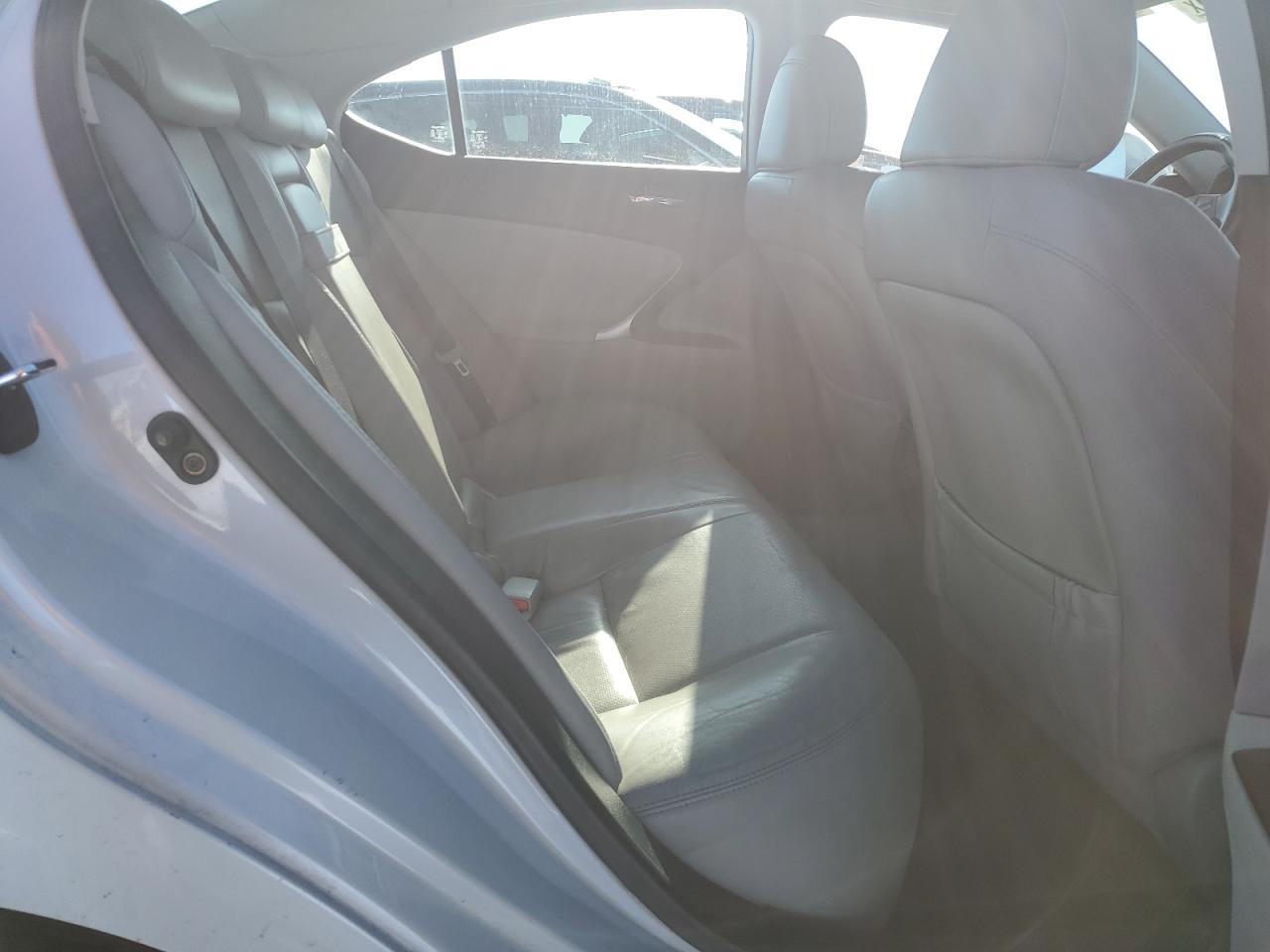 2008 Lexus IS - Image 10