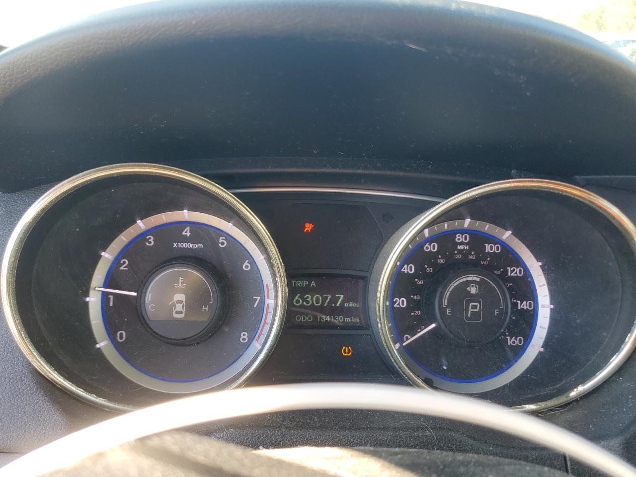 2011 Hyundai Sonata - Image 9