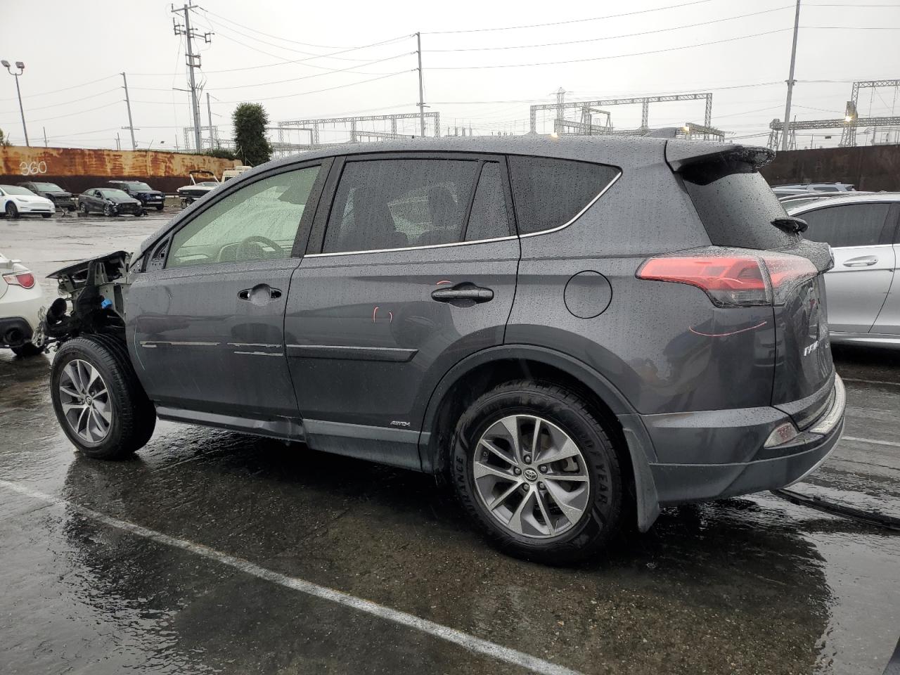 2018 Toyota RAV 4 - Image 2