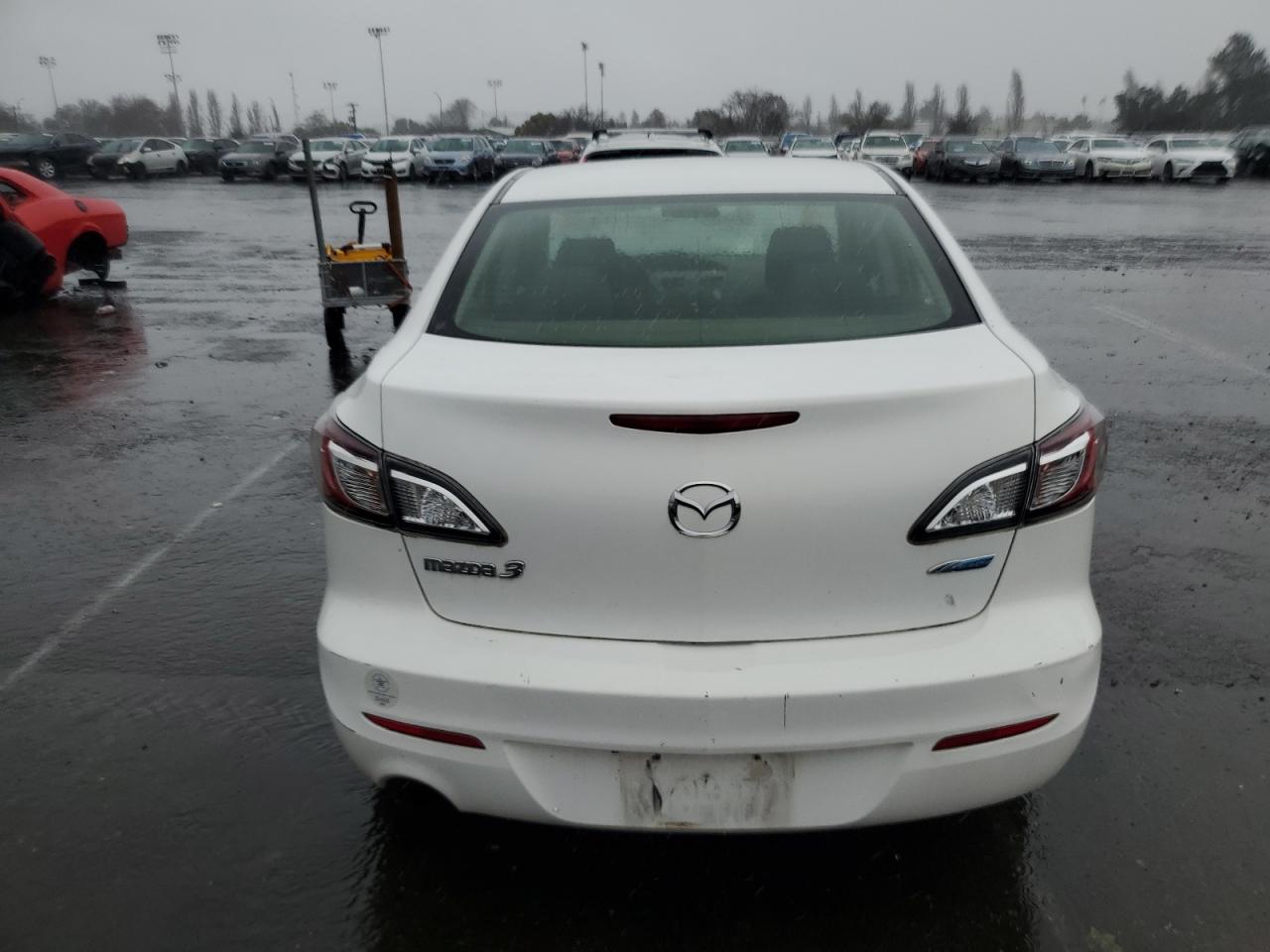 2013 Mazda 3 - Image 6