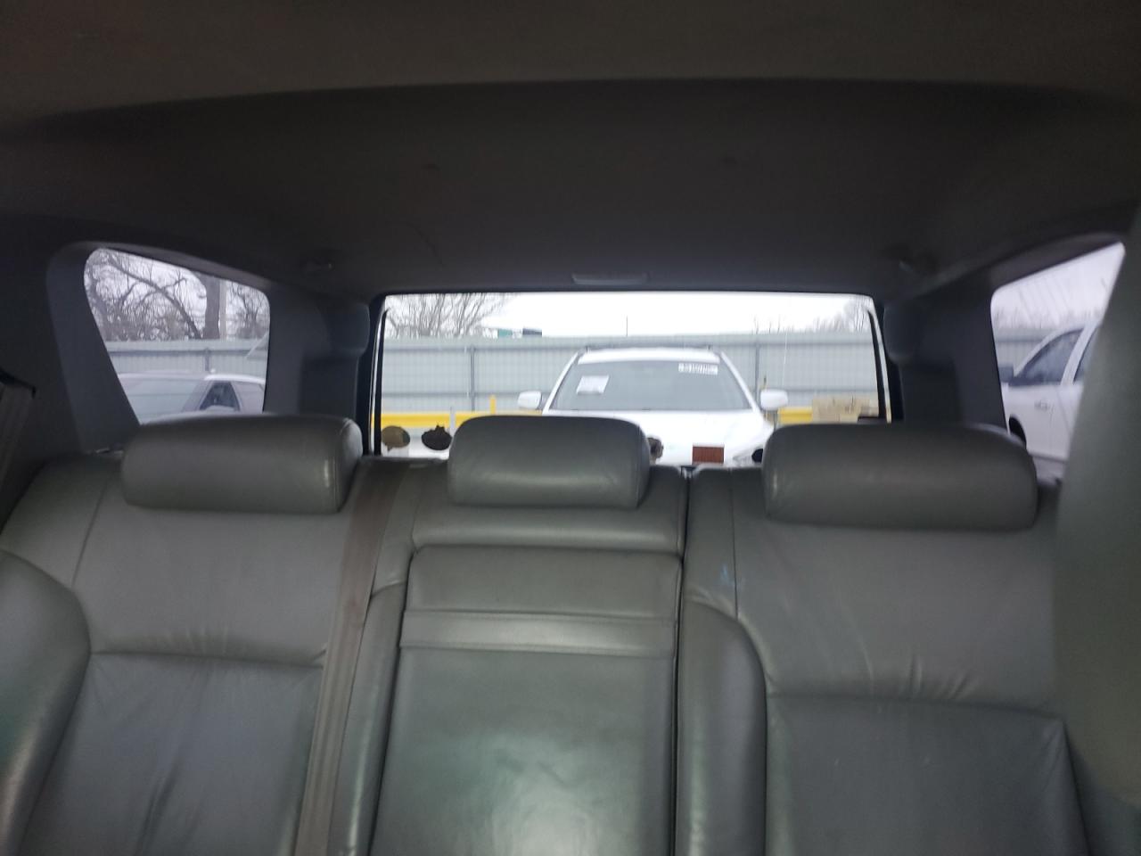 2004 Toyota 4Runner - Image 10