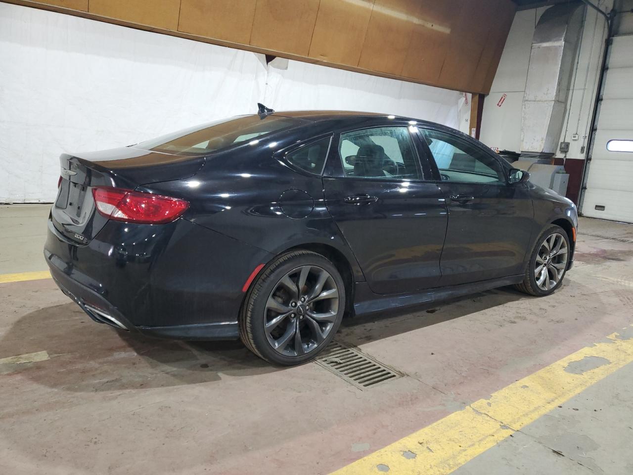 2016 Chrysler 200 - Image 3