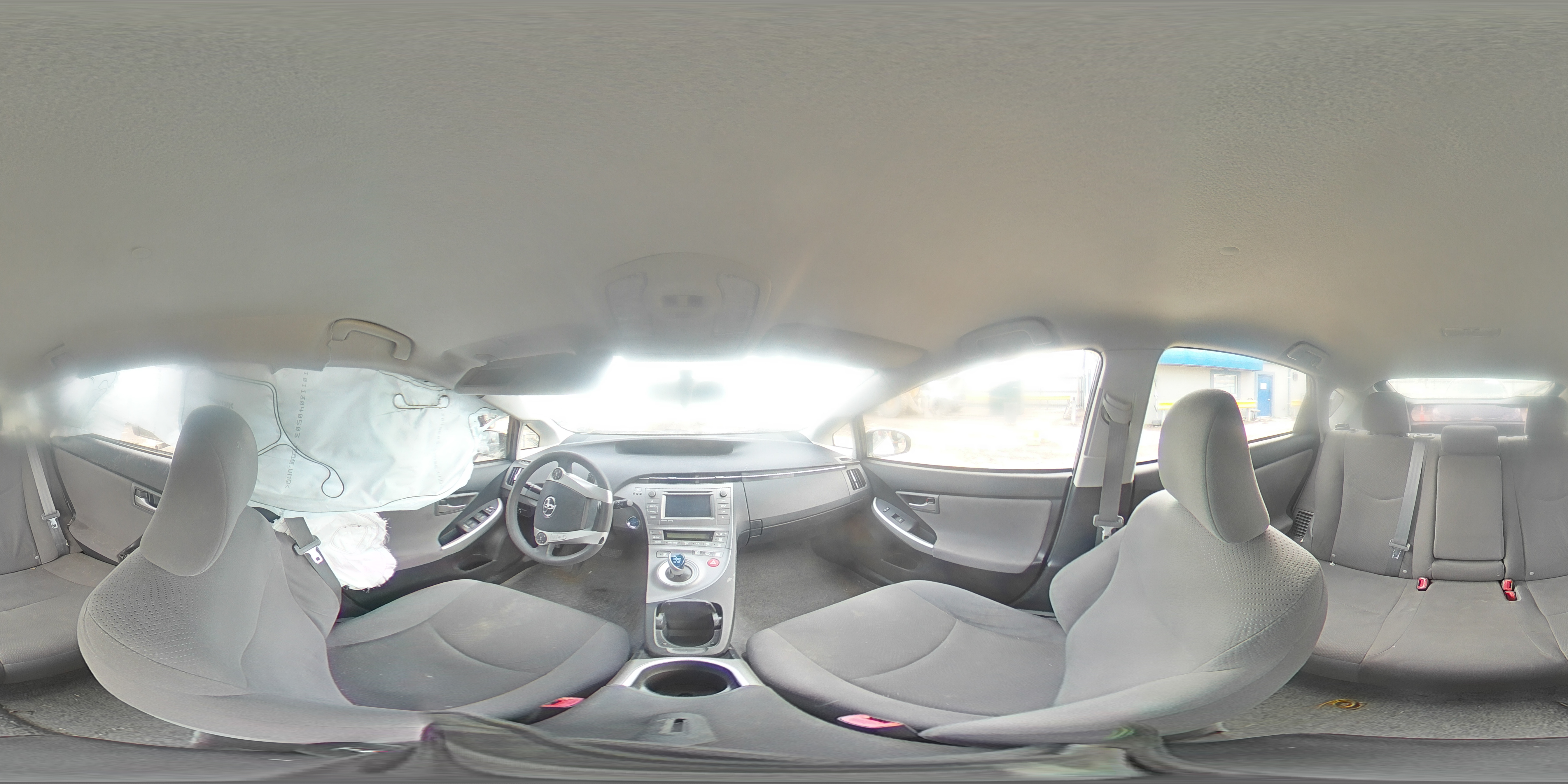 2013 Toyota Prius - Image 13