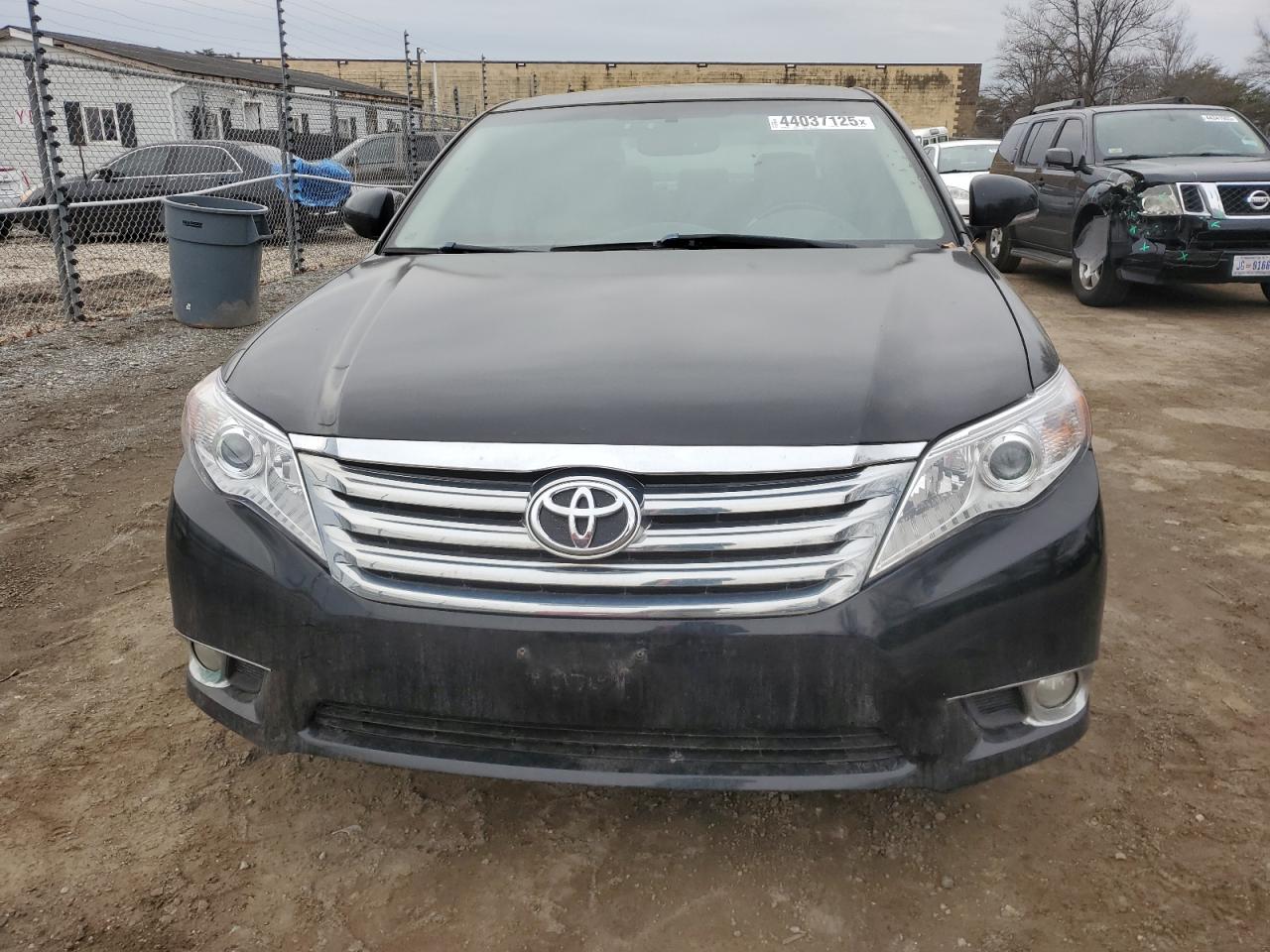 2012 Toyota Avalon - Image 5