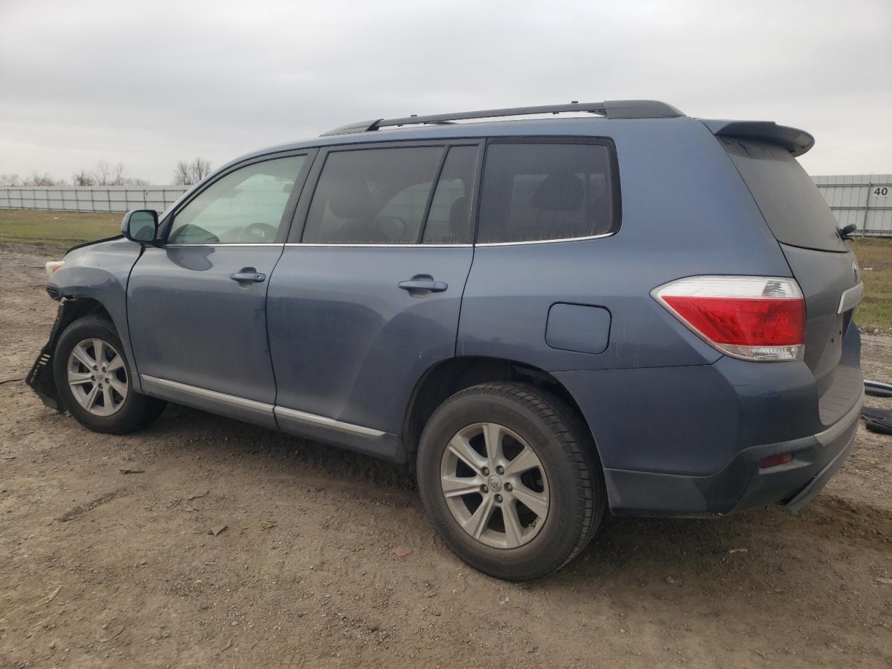 2013 Toyota Highlander - Image 2