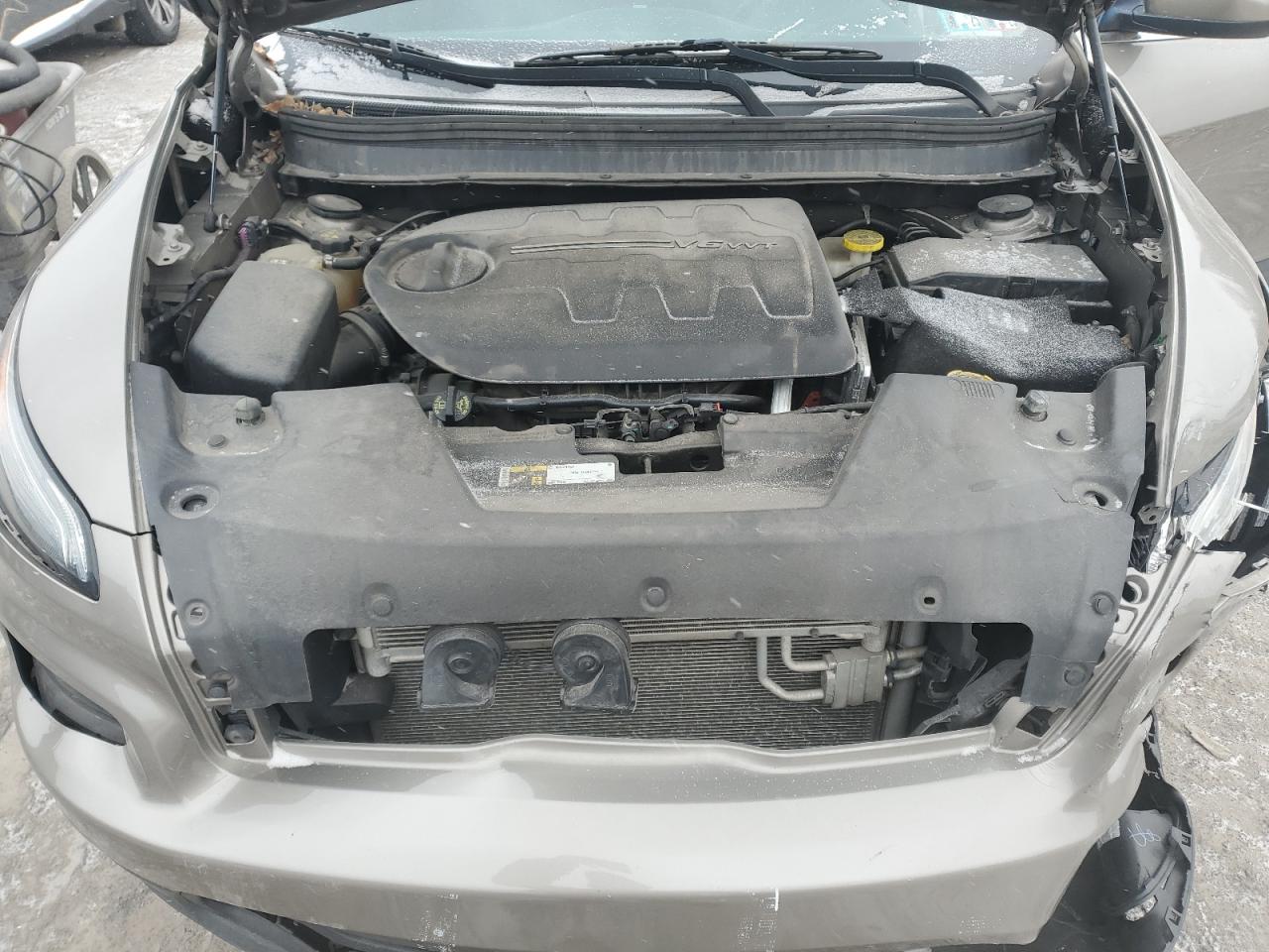 2018 Jeep Grand Cherokee - Image 12
