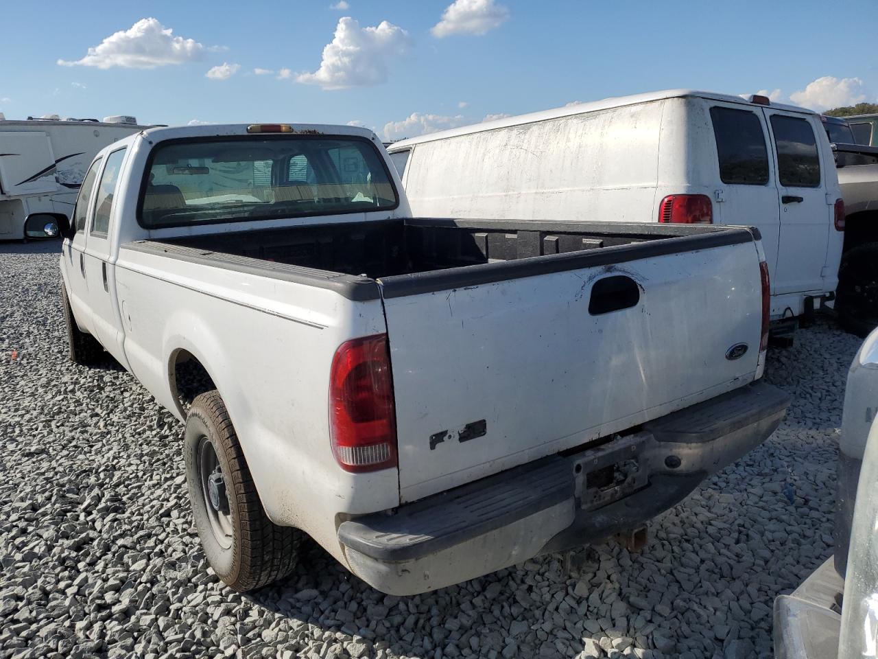 2004 Ford F350 - Image 3