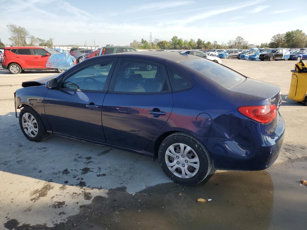 2010 Hyundai Elantra - Image 2
