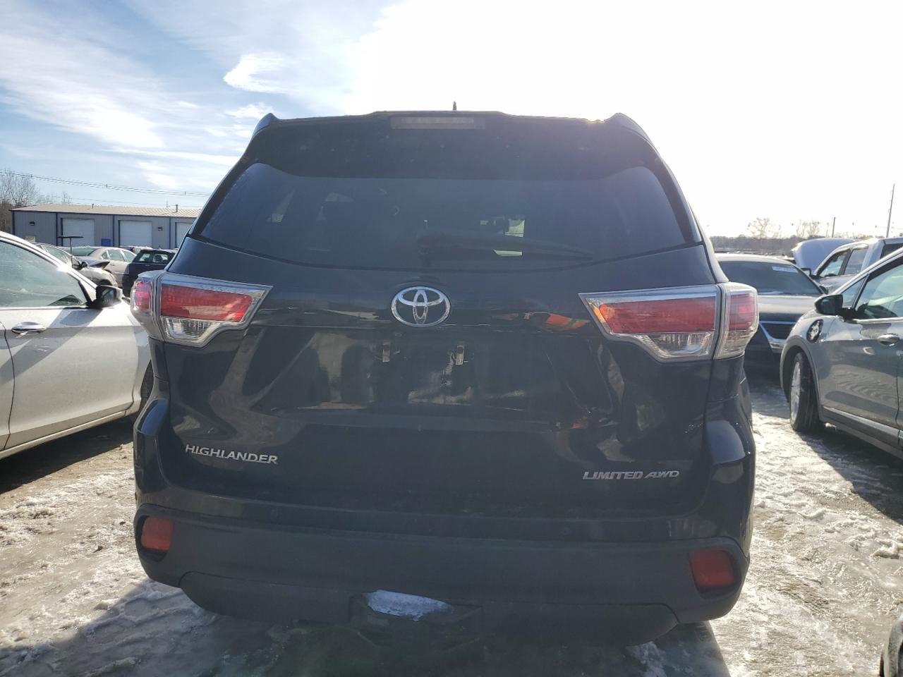 2015 Toyota Highlander - Image 6