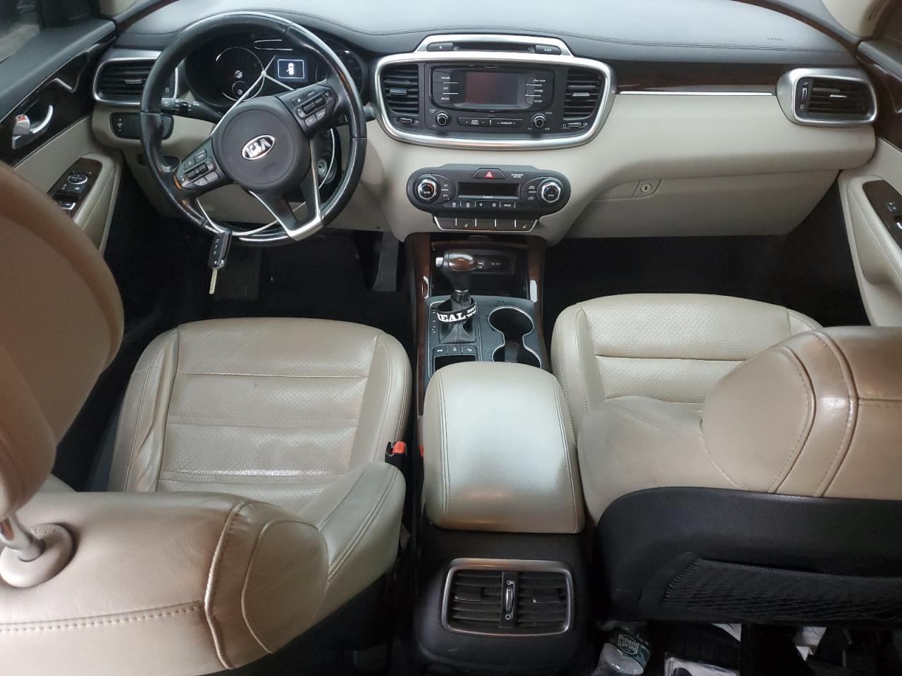 2016 Kia Sorento - Image 8