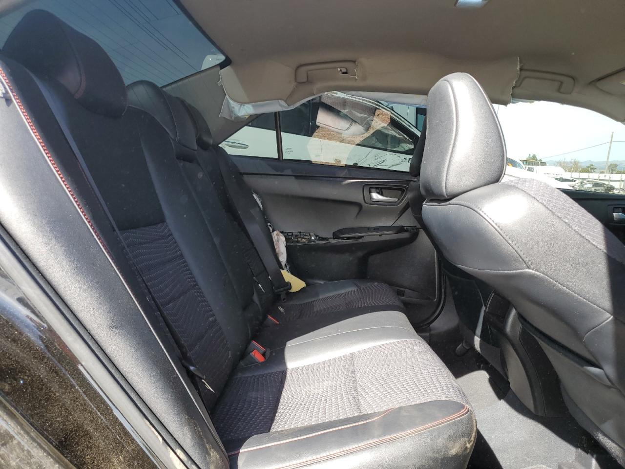 2015 Toyota Camry - Image 10