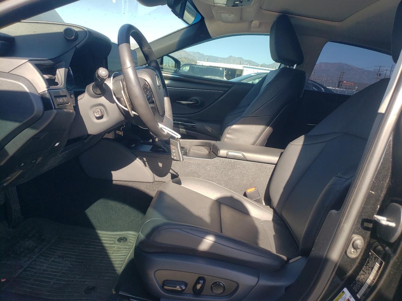 2024 Lexus ES - Image 7