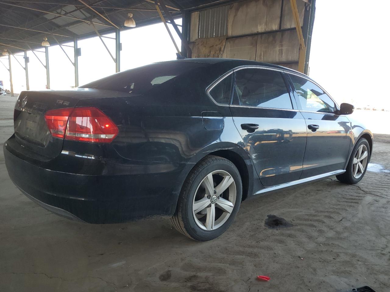 2015 Volkswagen Passat - Image 3