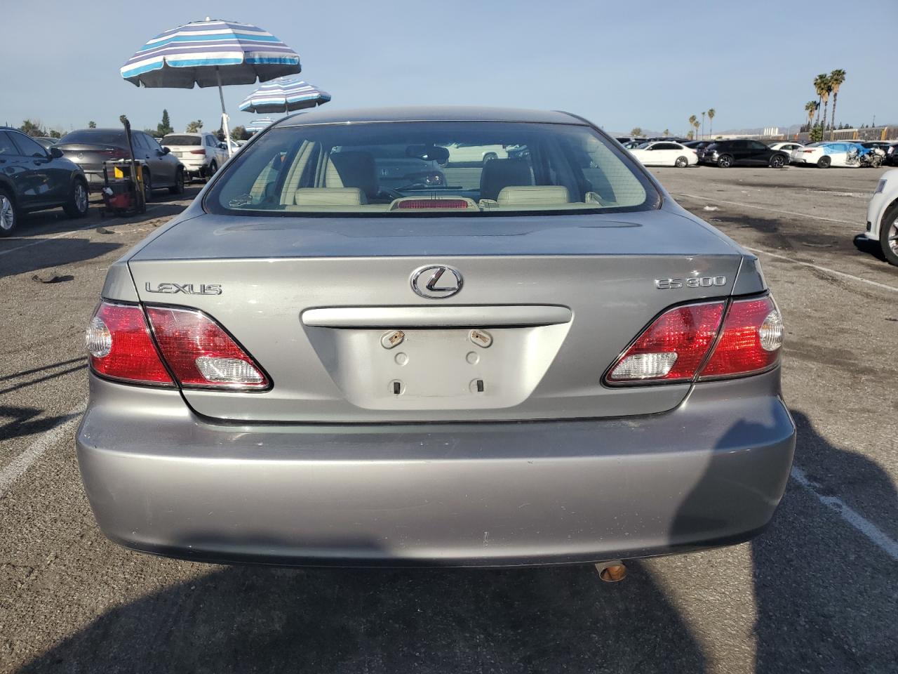 2002 Lexus ES - Image 6