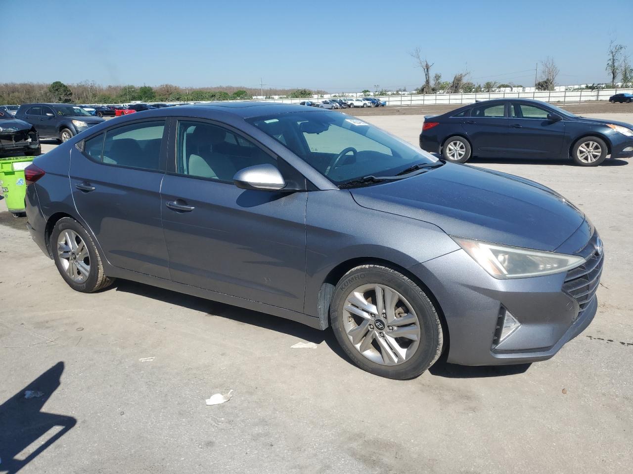 2019 Hyundai Elantra - Image 4