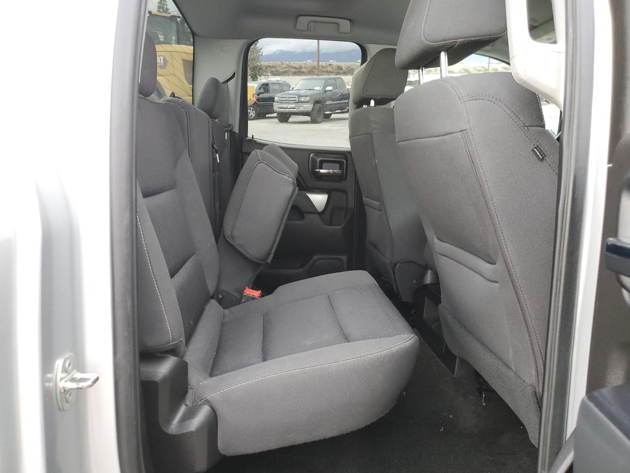 2016 Chevrolet Silverado - Image 10