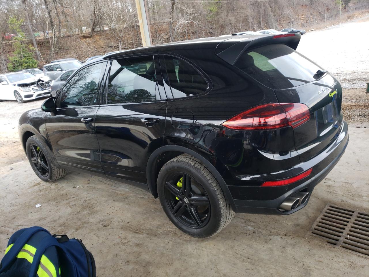 2016 Porsche Cayenne - Image 2